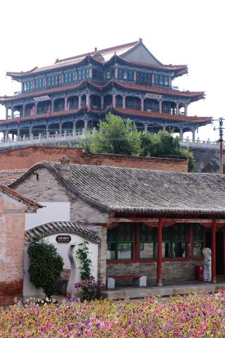 Passing Lingqiu, breaking through Laiyuan, a turn to Yu County