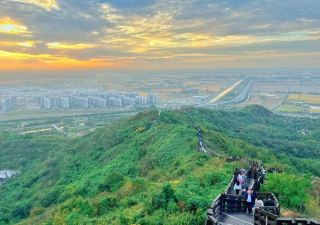 ที่นี่ถูกขนานนามว่าเป็นภูเขาวู่กงซานแห่งมณฑลเจียงซู