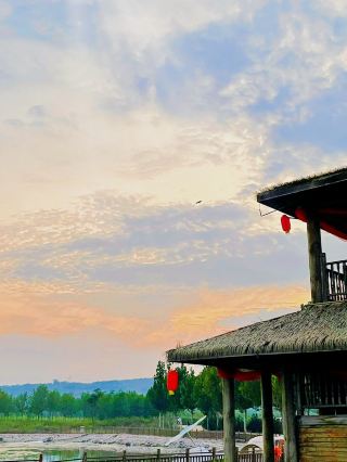 산야의 꽃바다, 전원에서 즐기기｜홍스거우 레저 생태 농장 여행 가이드 사허의 산군 사이에 숨겨진 홍스거우 레저 생태 농장, 만 무의 푸르름이 펼쳐지고