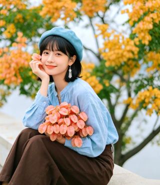 Autumn winds paint the maples red, sleep by the river as autumn arrives | A stunning autumn hotel in Yichang, it's amazing!