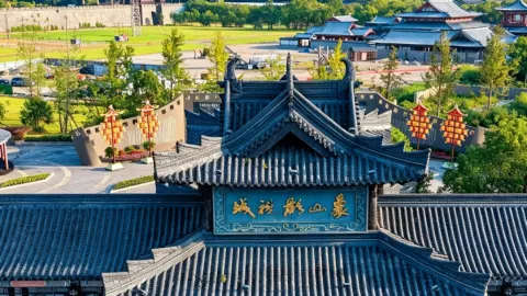เมืองภาพยนตร์และโทรทัศน์เซียงซาน | หลีกเลี่ยงฝูงชน! ออกผจญภัยสัมผัสประสบการณ์ศิลปะการต่อสู้สุดเข้มข้นในช่วงวันหยุด! — traveler post in หนิงป่อ