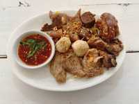 ก๋วยเตี๋ยวเรือสูตรเด็ด : ร้านก๋วยเตี๋ยวคุณแดง 