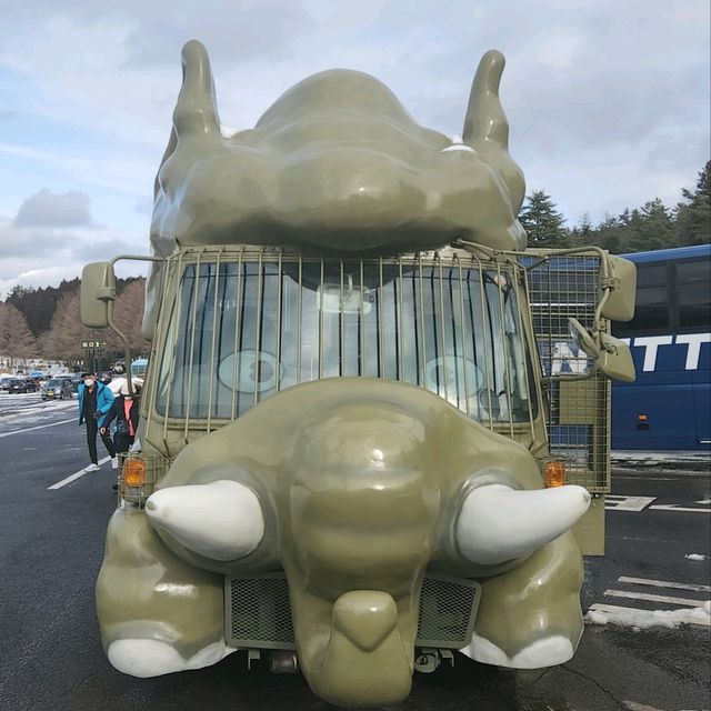 坐住鐵籠車近距離接觸動物，定比動物接觸呢🤣