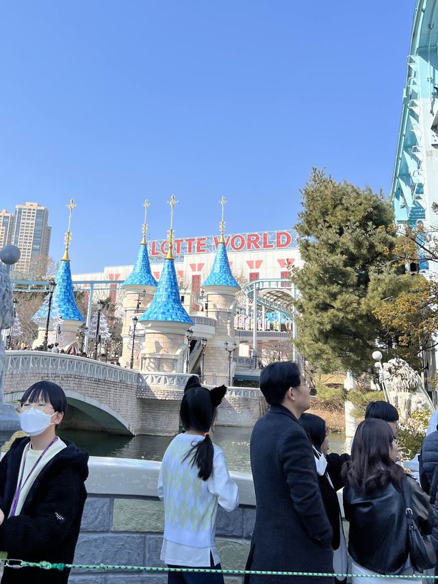 สวนสนุก Lotte world 🎠 ใครมาเกาหลีห้ามพลาด!