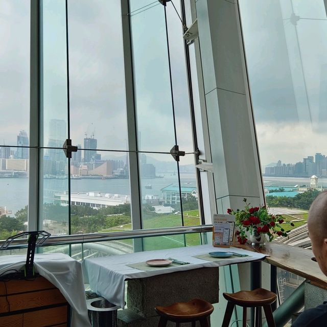 超級喜歡！美景！美食！多美女！GLASSHOUSE！