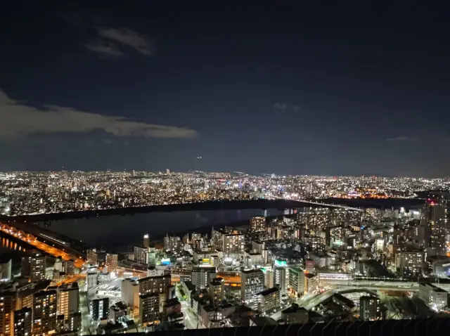 大阪梅田蓝天大厦高空之旅