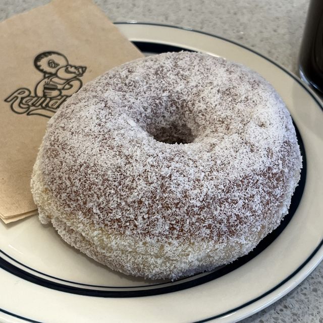 【韓国ソウル・安国】韓国でも話題のLA発ドーナツ「Randy's Donuts（ランディーズ・ドーナツ）」