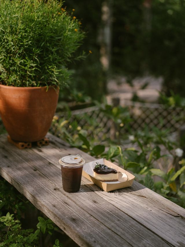 Brown Cabin Chocolate Cafe🥤