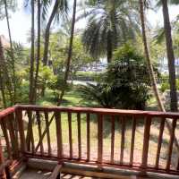 The Tide Resort โรงแรมหรู ติดทะเลบางแสน