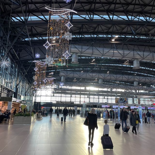 捷克哈維爾機場 免費看台睇飛機升降
