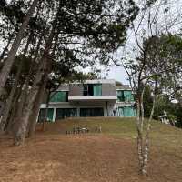 無人煙湖畔villa
