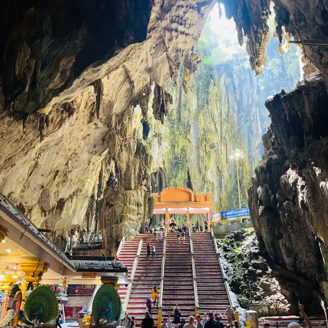 쿠알라룸푸르의 신비한 동굴속 사원, 바투 동굴