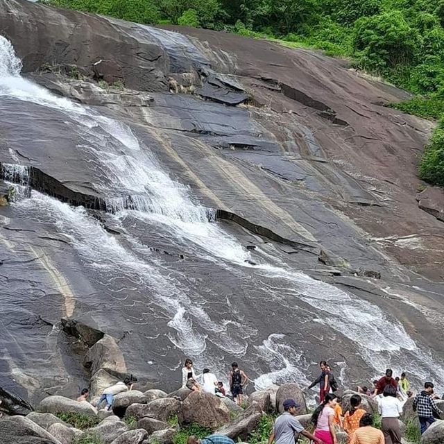 Zin Kyaik waterfall 💦 🍃🌳