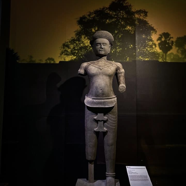 Inside View of Angkor National Museum 