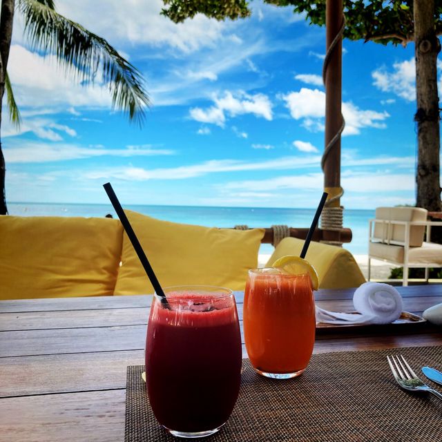 Beachfront lunching and lounging…