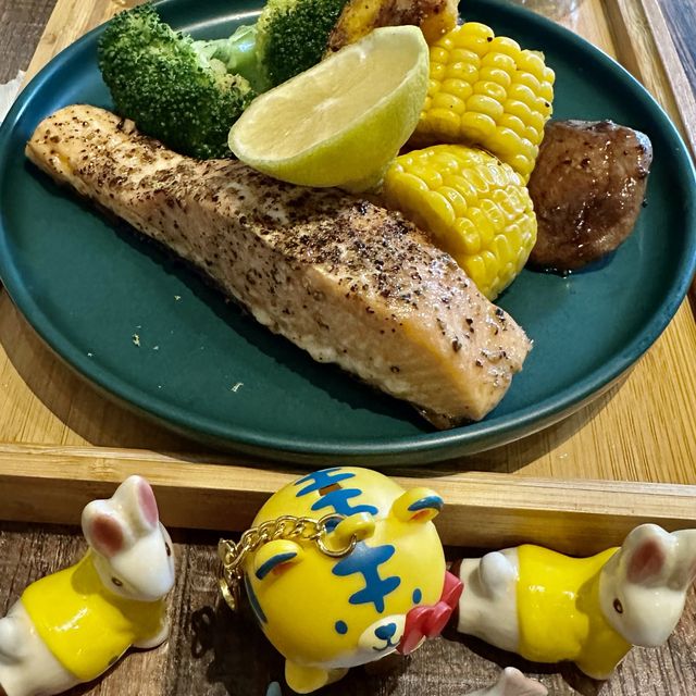 「美食餐廳，口味好極了！」