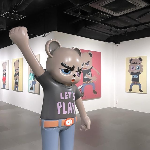 Arts exhibition “หมีนักเย้ยหยัน”