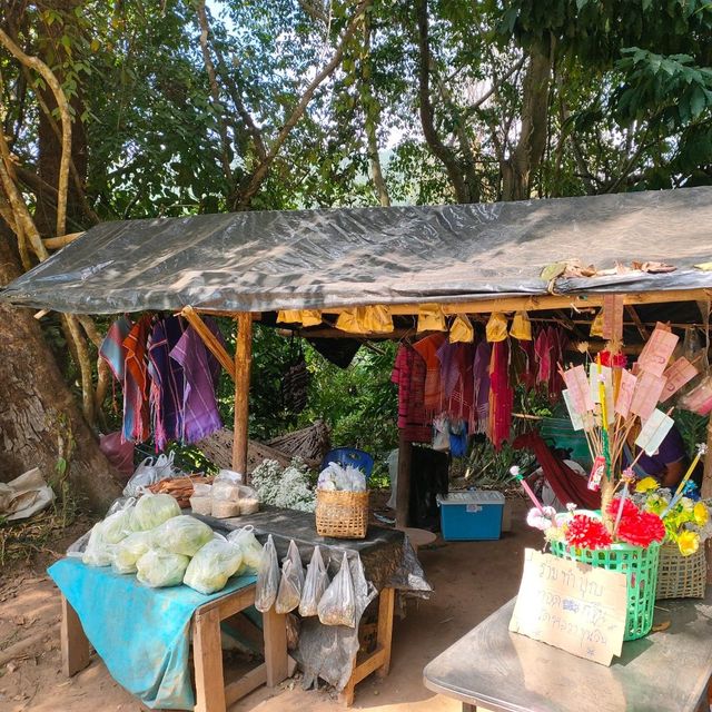 วัดเก่าแก่ในป่าลึกวัดหลวงขุนวิน