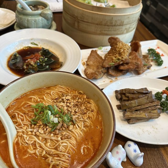 信義微風4樓（樂天皇朝）八色小籠湯包非吃不可