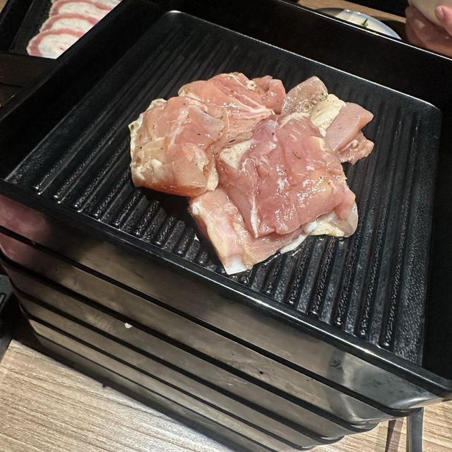 科技大樓站 平價吃到飽火鍋😋大食鍋物🍲麻辣湯底很棒喔！