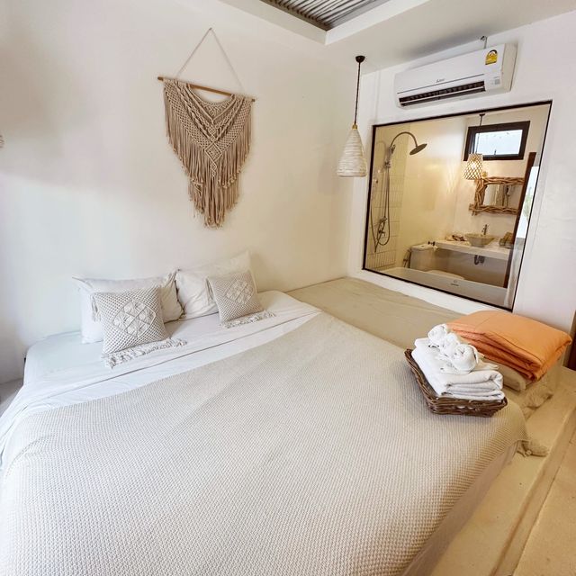 Explore Sun, Sand and the Sea in Koh Larn!