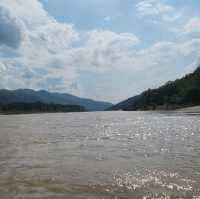 นั่งเรือช้าไปปากแบ่ง 