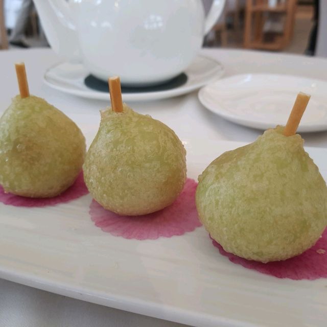 擁湖光山色美景的酒樓 擁湖光山色美景的酒樓