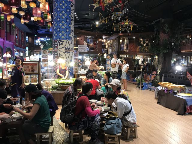Floating Market in the mall - Icon Siam 🛕