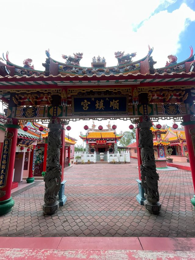 8 different Chinese Temples in One Locations