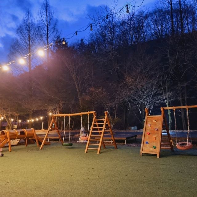 감성 터지는 카라반에서 맞이하는 고요한 아침🏕
