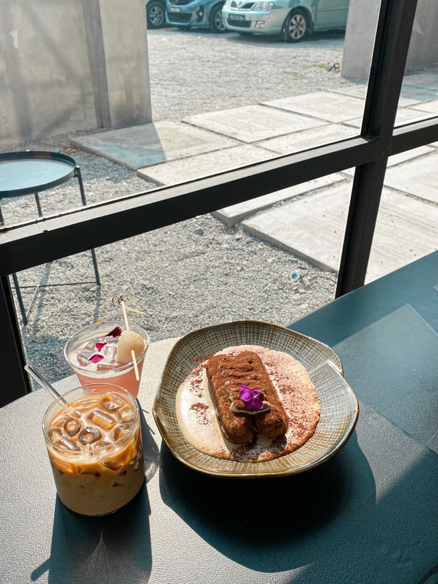 Chic Industrial Vibe Café in Butterworth 🇲🇾
