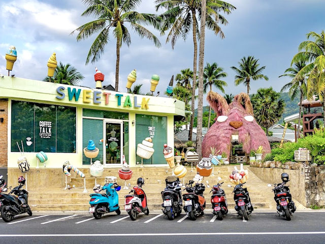 Sweet Talk Phuket คาเฟ่น่ารักริมหาดกะรน จ.ภูเก็ต
