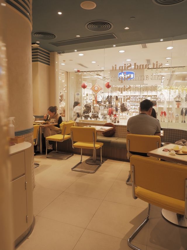 情侶打卡Cafe，甜品和韓式炸雞都出色