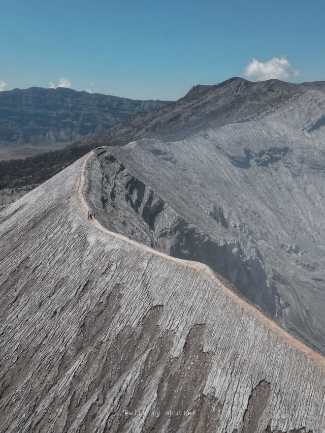 ก้าวเข้าสู้ความเคว้งคว้าง บนปากปล่องภูเขาไฟ Bromo