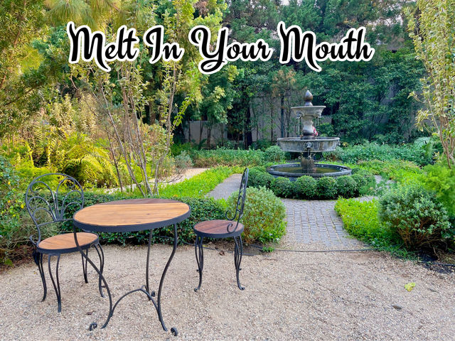 Melt In Your Mouth ร้านสวยริมแม่น้ำกก จ.เชียงราย