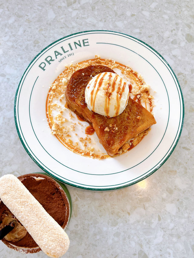 All day brunch at Praline 🍳🥞🥓