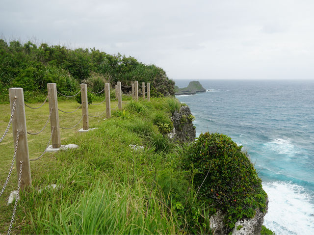「沖繩自然勝地，觀景台見甘蔗田同自然海灘」