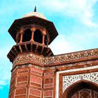 The Grand Entrance: Darwaza-i-Rauza