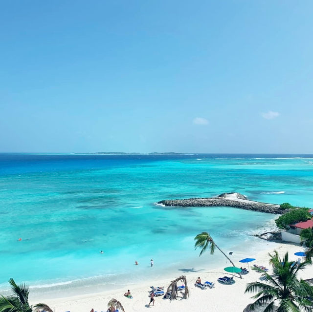 Tropical Bliss: Exploring Maafushi Island 🇲🇻