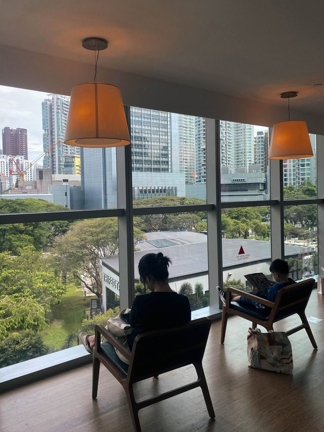 Library @Orchard 📚 Your literary escape in the shopping hub! 🛍️