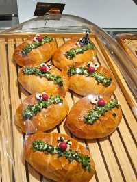 여기가 카페라고? 휴양지 감성🏝강남역 베이커리 카페🥖