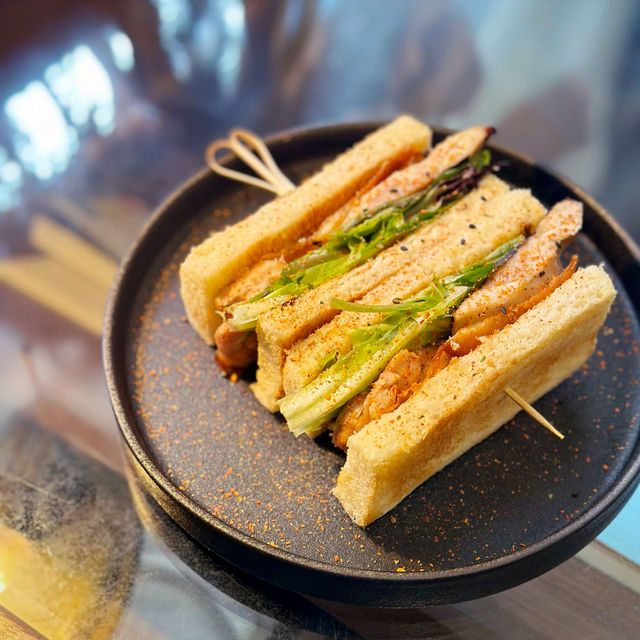 太子Fonji Cafe: 打卡位+ 高質蛋糕