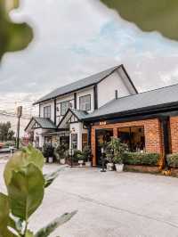 Cafe Hunting | English Cottage Style Cafe by Qidot