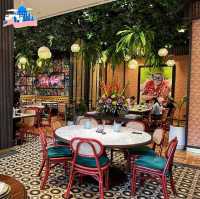 🇲🇾 Indulge in Culinary Artistry at Café Chef Wan