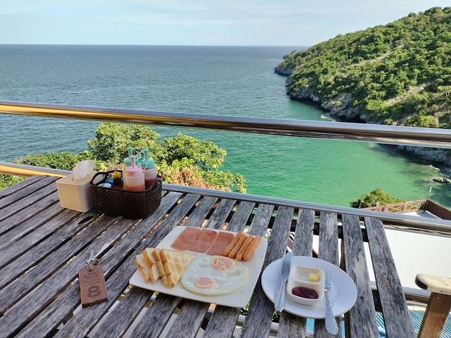  📍🏖️Yellow House เยลโลว์ เฮ้าส์ เกาะสีชัง