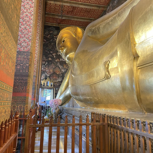 【泰國曼谷】臥佛寺：壯觀巨像，靜心冥想，必訪景點！