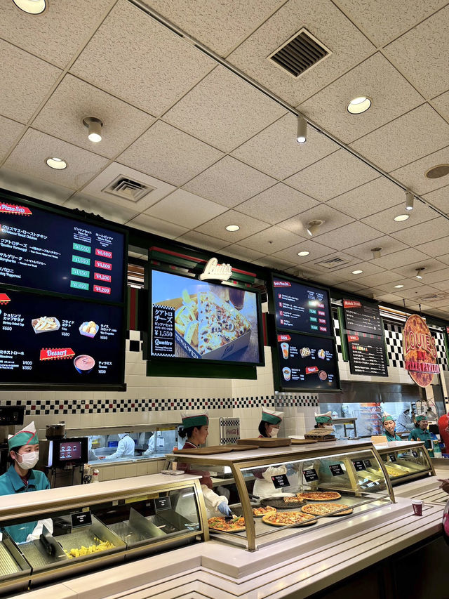 ร้านพิซซ่าใน USJ : Louie's N.Y. Pizza Parlor