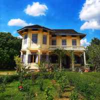 ที่พักและร้านอาหารในบ้านอายุร้อยกว่าปี