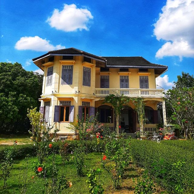 ที่พักและร้านอาหารในบ้านอายุร้อยกว่าปี