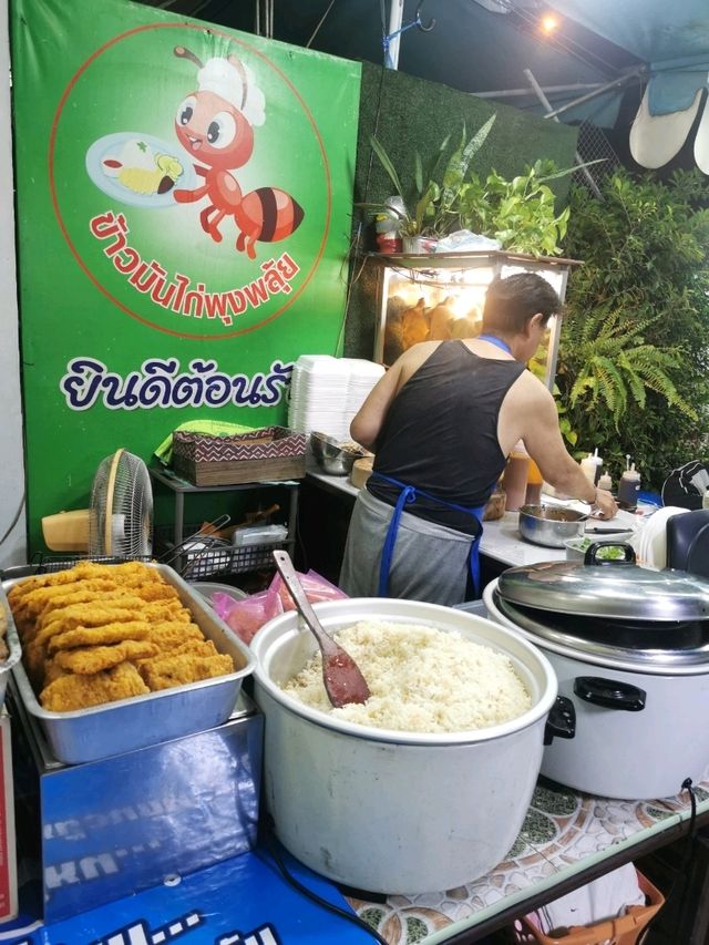 ข้าวมันไก่พุงพลุ้ย หลากเมนูสุดอร่อย มาแบบล้นๆจาน
